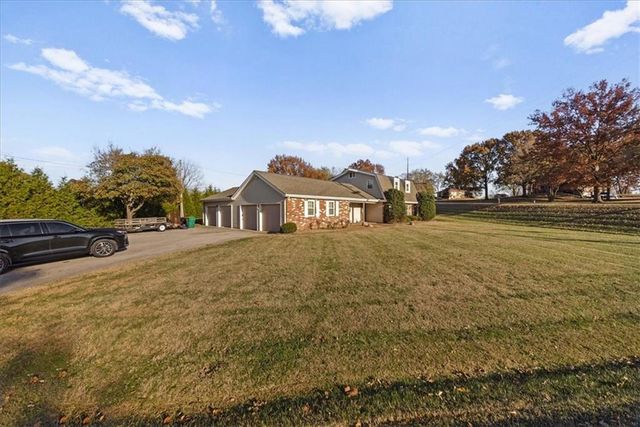 545 S 134 Street, Bonner Springs, KS 66012