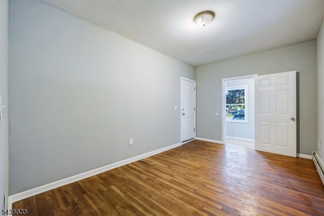 409 Ogden Pl, Perth Amboy City, NJ 08861