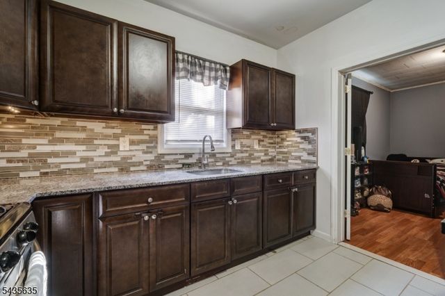 409 Ogden Pl, Perth Amboy City, NJ 08861