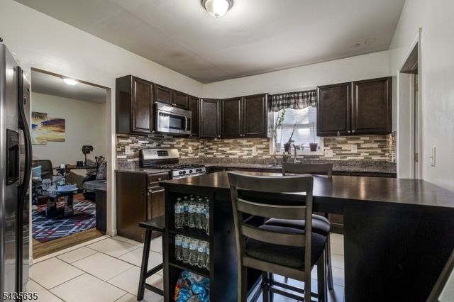 409 Ogden Pl, Perth Amboy City, NJ 08861