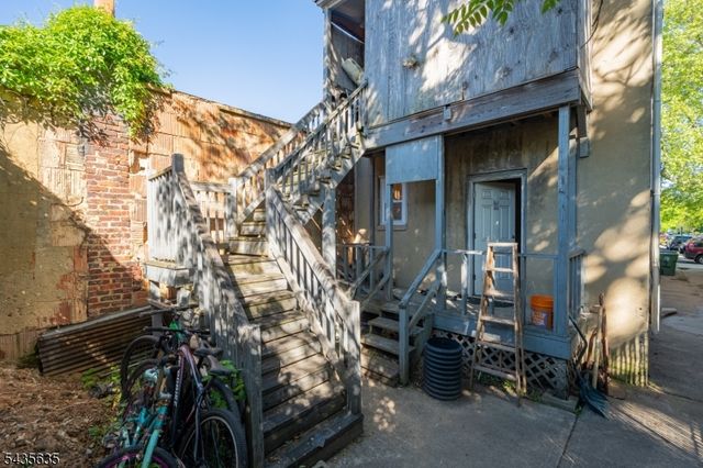409 Ogden Pl, Perth Amboy City, NJ 08861