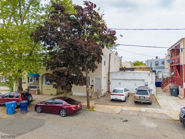 409 Ogden Pl, Perth Amboy City, NJ 08861