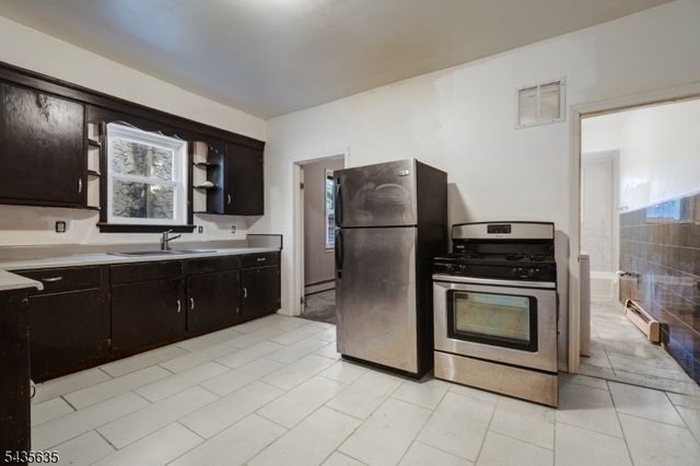 409 Ogden Pl, Perth Amboy City, NJ 08861