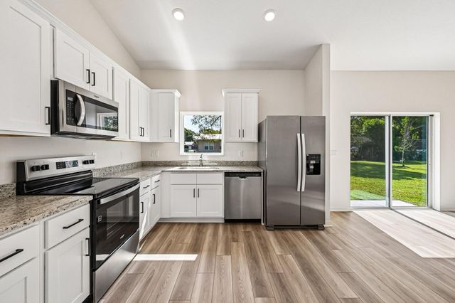 5200 Hickory Drive, Fort Pierce, FL 34982