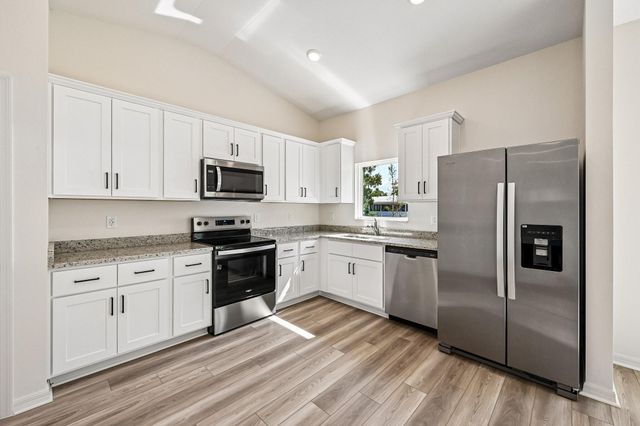 5200 Hickory Drive, Fort Pierce, FL 34982