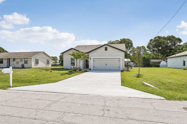 5200 Hickory Drive, Fort Pierce, FL 34982