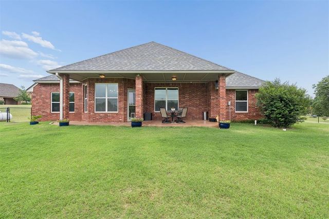 2267 Sandpiper Drive, Blanchard, OK 73010