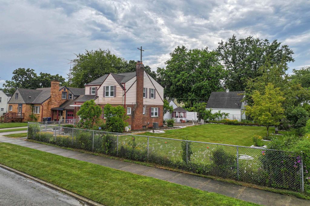 1018 Lafayette Street, Flint, MI 48503