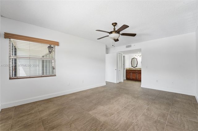 700 SW 137th Avenue 215H, Pembroke Pines, FL 33027