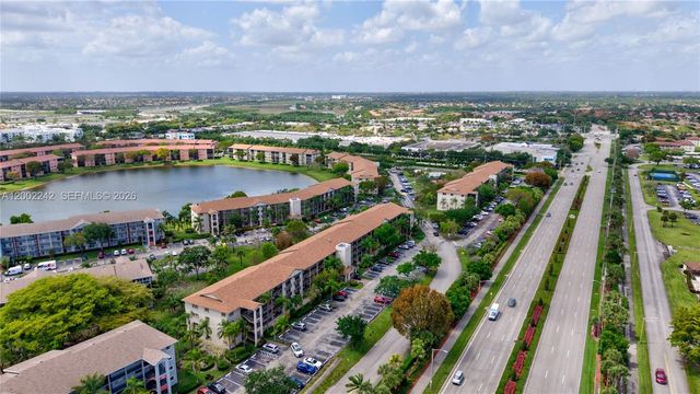 700 SW 137th Avenue 215H, Pembroke Pines, FL 33027