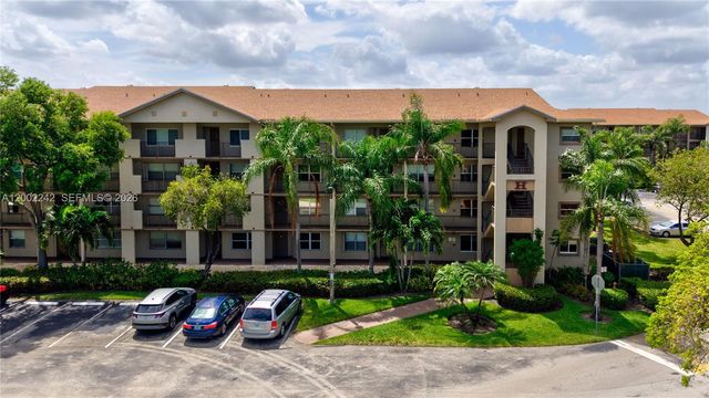 700 SW 137th Avenue 215H, Pembroke Pines, FL 33027