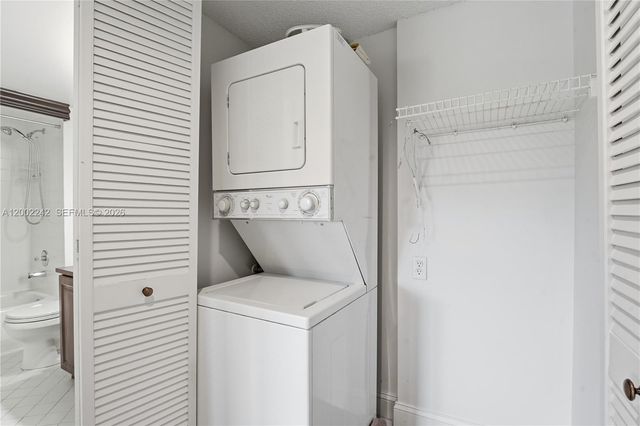 700 SW 137th Avenue 215H, Pembroke Pines, FL 33027