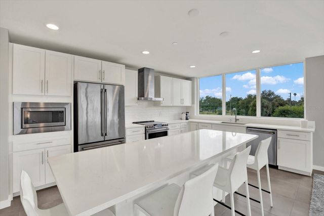 900 N OSCEOLA AVENUE 401, Clearwater, FL 33755