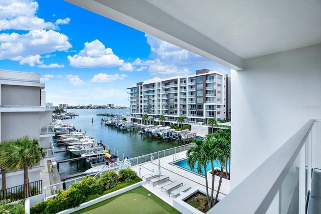 900 N OSCEOLA AVENUE 401, Clearwater, FL 33755