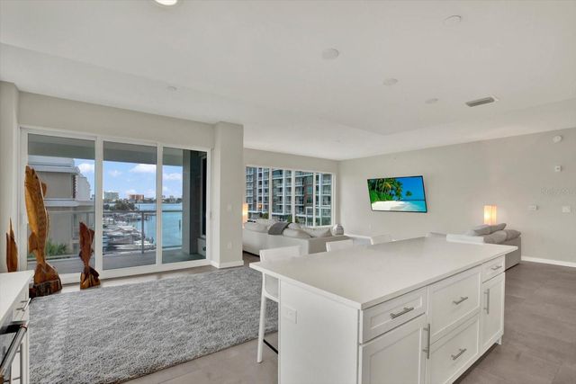 900 N OSCEOLA AVENUE 401, Clearwater, FL 33755