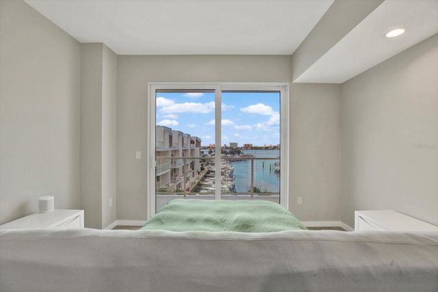900 N OSCEOLA AVENUE 401, Clearwater, FL 33755