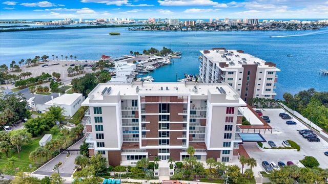 900 N OSCEOLA AVENUE 401, Clearwater, FL 33755