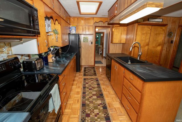 9274 W HARPER LAKE Road, Kimmell, IN 46760