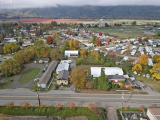 333 S OLD PACIFIC Hwy, Myrtle Creek, OR 97457