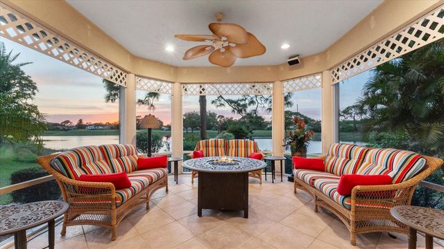 8112 COLLINGWOOD COURT, University Park, FL 34201