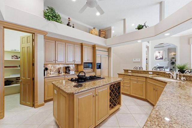 8112 COLLINGWOOD COURT, University Park, FL 34201