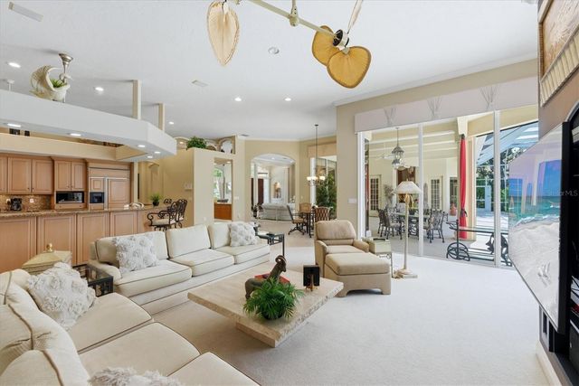 8112 COLLINGWOOD COURT, University Park, FL 34201