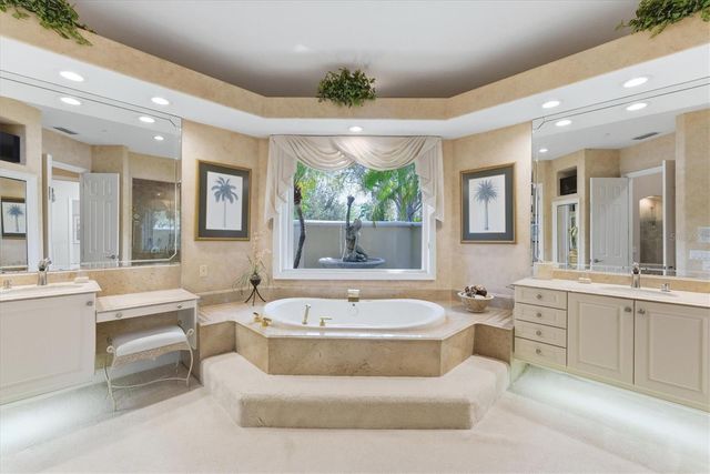 8112 COLLINGWOOD COURT, University Park, FL 34201