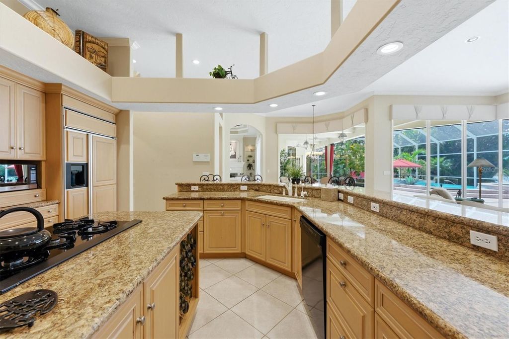 8112 COLLINGWOOD COURT