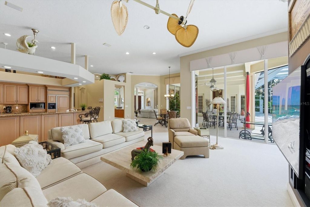 8112 COLLINGWOOD COURT