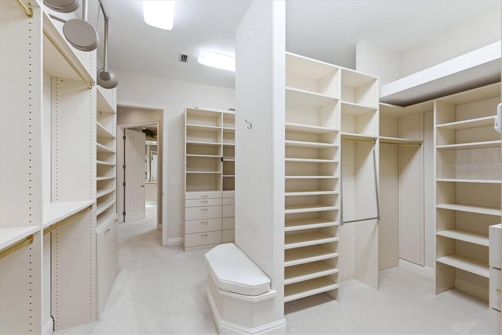 8112 COLLINGWOOD COURT