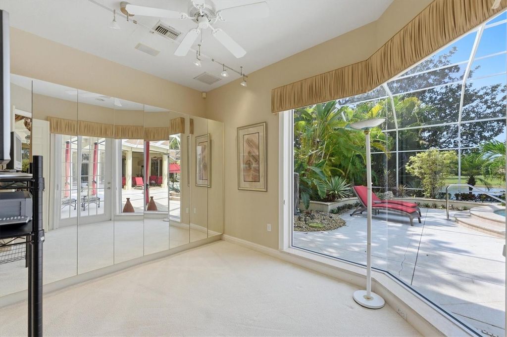 8112 COLLINGWOOD COURT