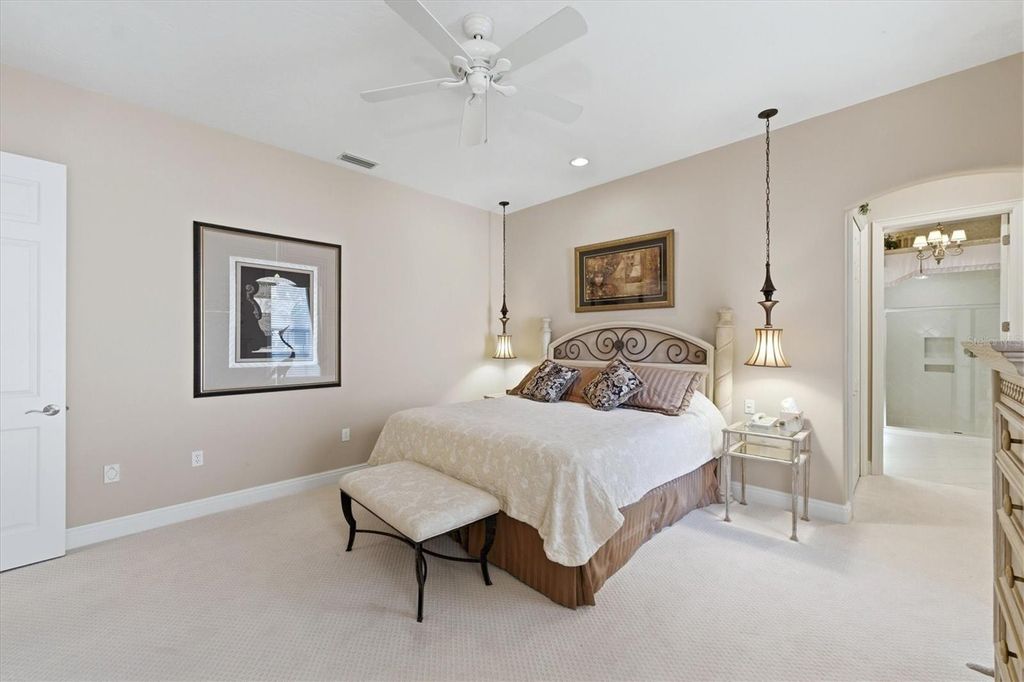 8112 COLLINGWOOD COURT