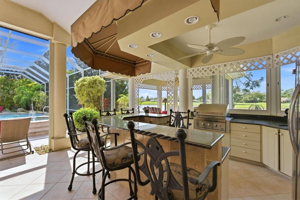 8112 COLLINGWOOD COURT