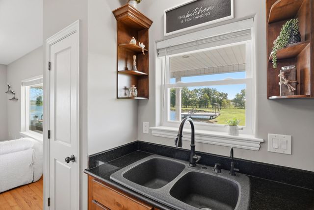 6800 N RTE Z, Columbia, MO 65202