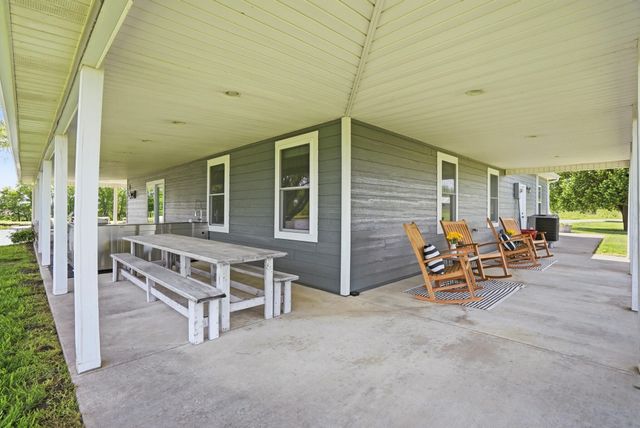 6800 N RTE Z, Columbia, MO 65202