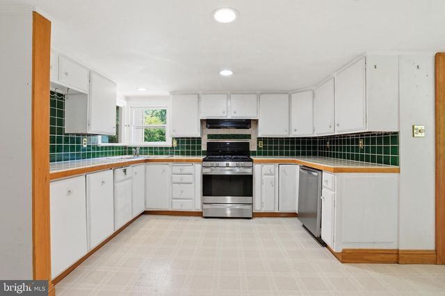 415 VILLAGE ROAD E, Princeton Junction, NJ 08550
