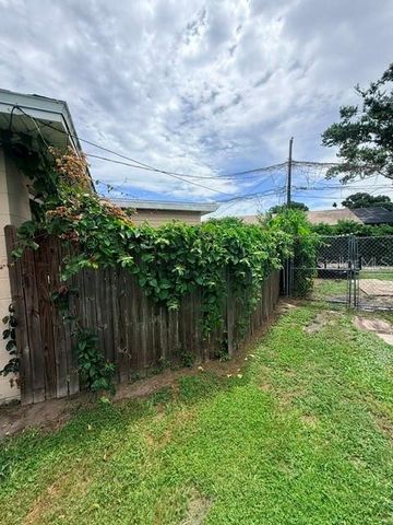 830 55TH AVENUE S, St Petersburg, FL 33705