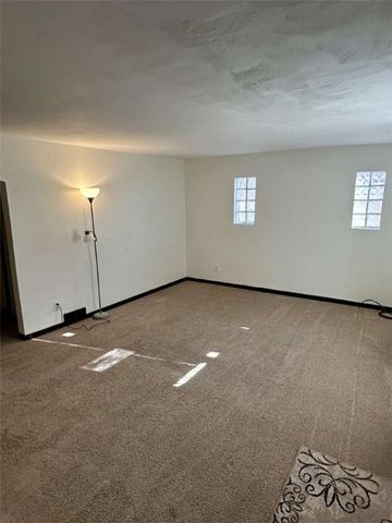 424 Grandview Ave, West Mifflin, PA 15122