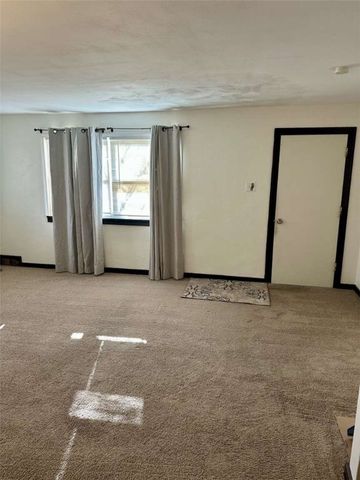 424 Grandview Ave, West Mifflin, PA 15122