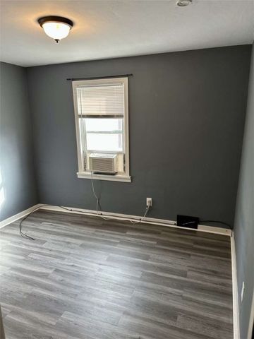 424 Grandview Ave, West Mifflin, PA 15122