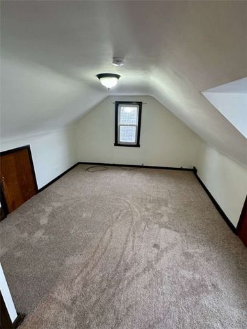 424 Grandview Ave, West Mifflin, PA 15122