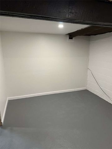 424 Grandview Ave, West Mifflin, PA 15122