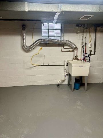 424 Grandview Ave, West Mifflin, PA 15122