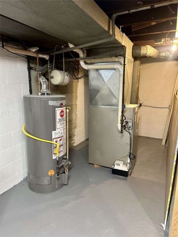 424 Grandview Ave, West Mifflin, PA 15122