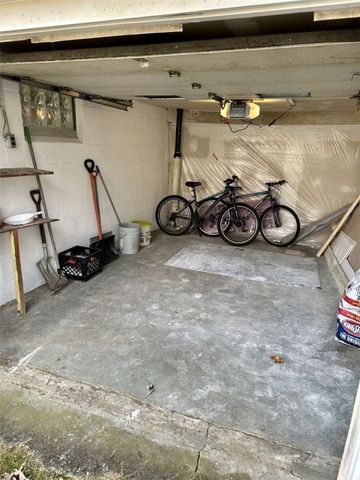 424 Grandview Ave, West Mifflin, PA 15122