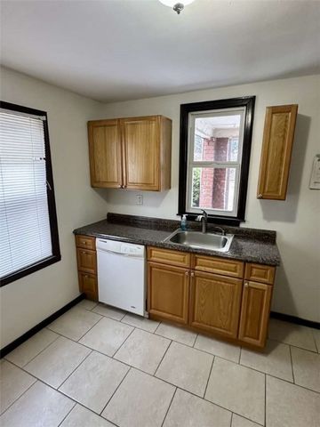 424 Grandview Ave, West Mifflin, PA 15122