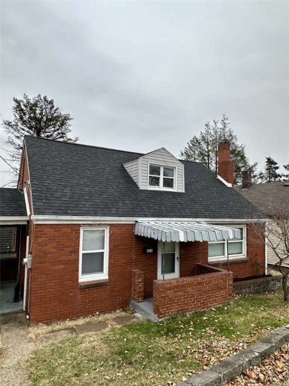 424 Grandview Ave, West Mifflin, PA 15122