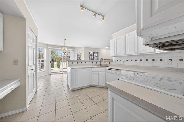 16734 Heather Moor Drive, Florissant, MO 63034