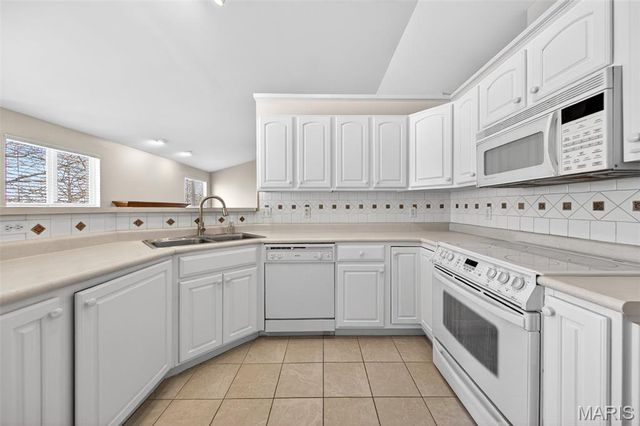 16734 Heather Moor Drive, Florissant, MO 63034