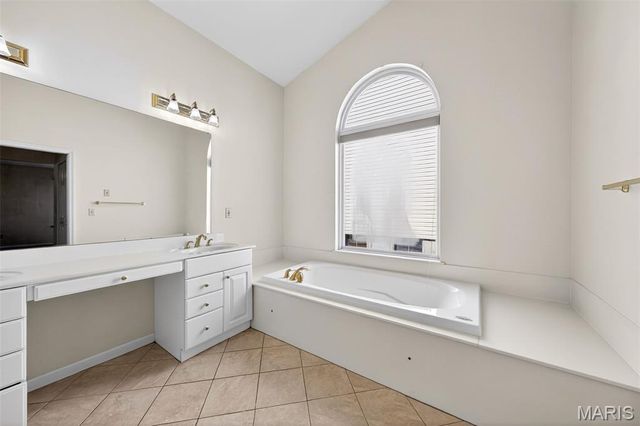 16734 Heather Moor Drive, Florissant, MO 63034